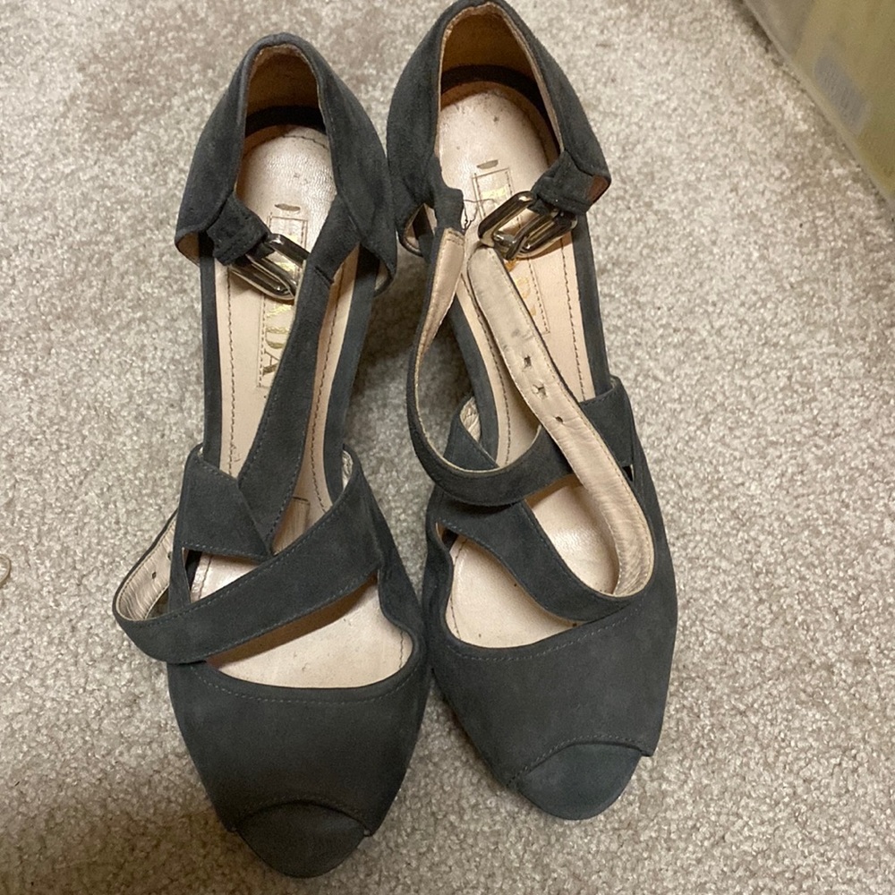 Suede grey parade heels
